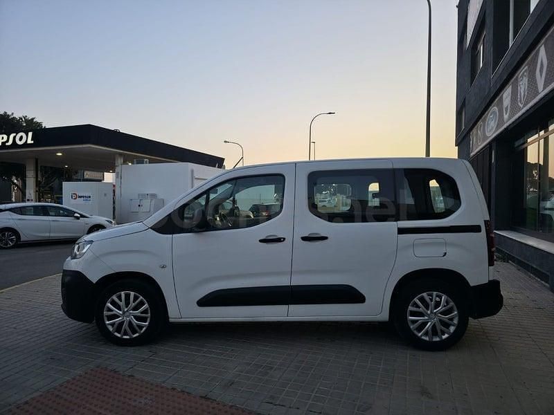 Usado Citroën Berlingo Feel 102 CV (75 kW) 2021 Blanco Monovolumen