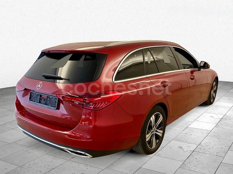 Usado Mercedes C220 200 CV (147 kW) 2022 Rojo Familiar