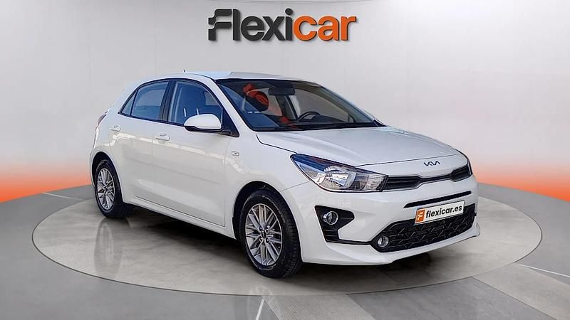 Usado Kia Rio 84 CV (61 kW) 2023 Blanco Utilitario