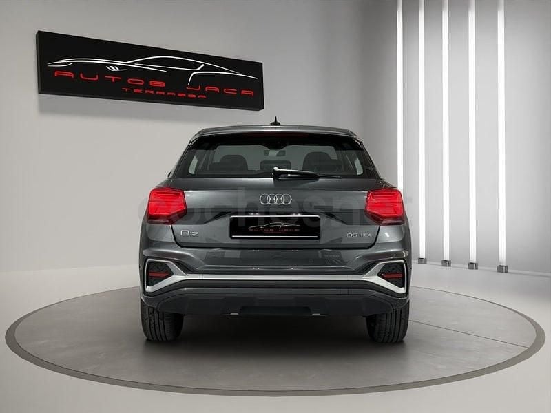 Usado Audi Q2 S-Line 150 CV (110 kW) 2024 Gris / plata SUV