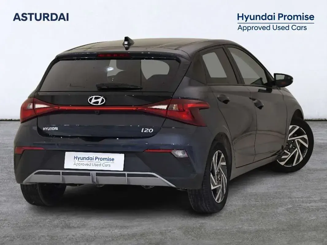 Usado Hyundai i20 84 CV (61 kW) 2025 Gris Utilitario