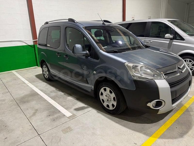 Usado Citroën Berlingo XTR 112 HP (82 kW) 2012 Azul Monovolume