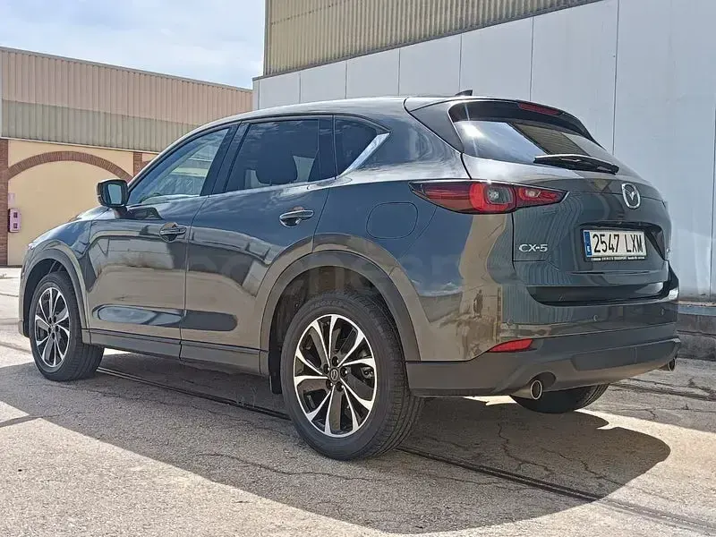 Usado Mazda CX-5 165 CV (121 kW) 2022 Gris / plata SUV