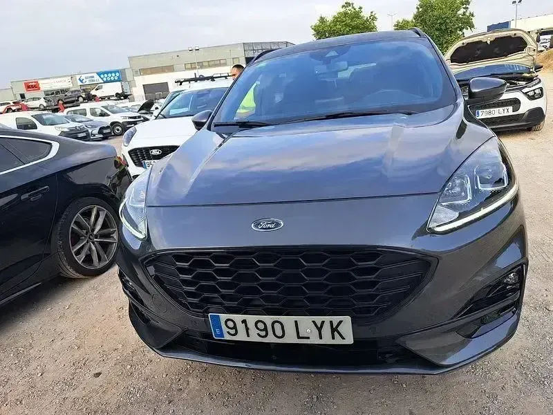 Usado Ford Kuga ST-Line 225 CV (165 kW) 2022 Gris SUV