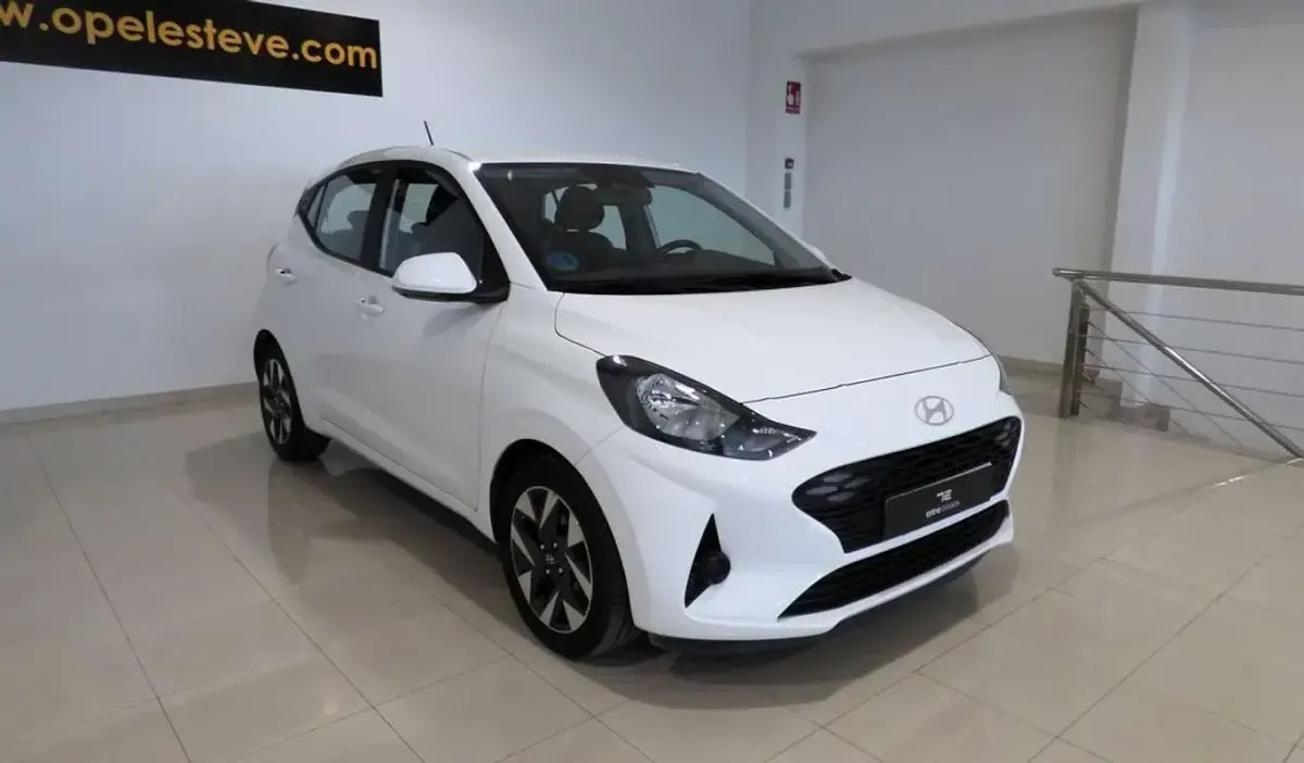 Usado Hyundai i10 67 CV (49 kW) 2024 Blanco Utilitario