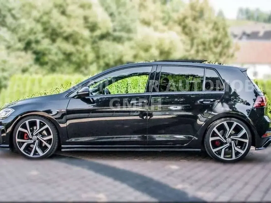 Usado VW Golf VII GTI 230 CV (169 kW) 2017 Negro Utilitario