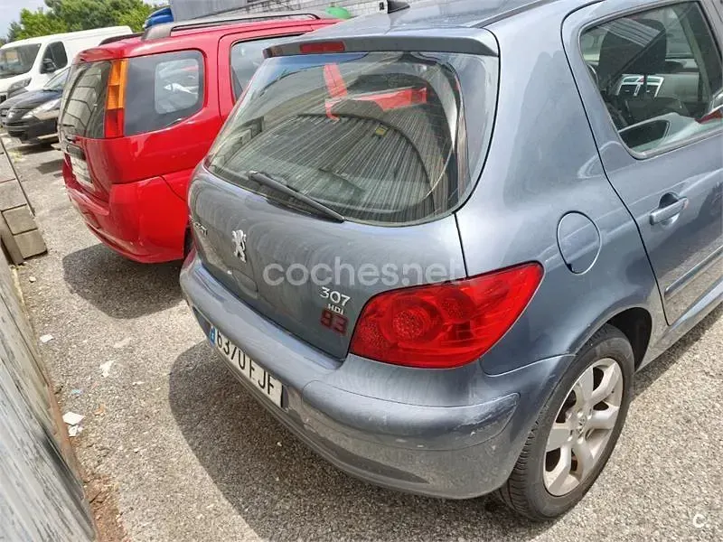 Usado Peugeot 307 110 CV (80 kW) 2006 Beige Berlina