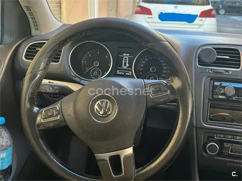 Usado VW Golf VII Advance 105 CV (77 kW) 2012 Negro Berlina