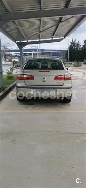 Usado Renault Laguna II Privilege 137 CV (100 kW) 2004 Beige Berlina