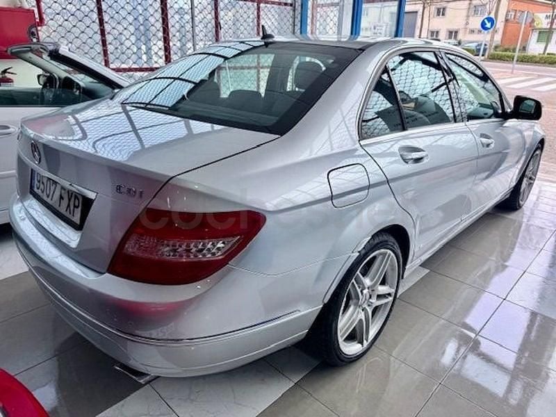 Usado Mercedes C320 Avantgarde 224 CV (164 kW) 2008 Gris / plata Berlina