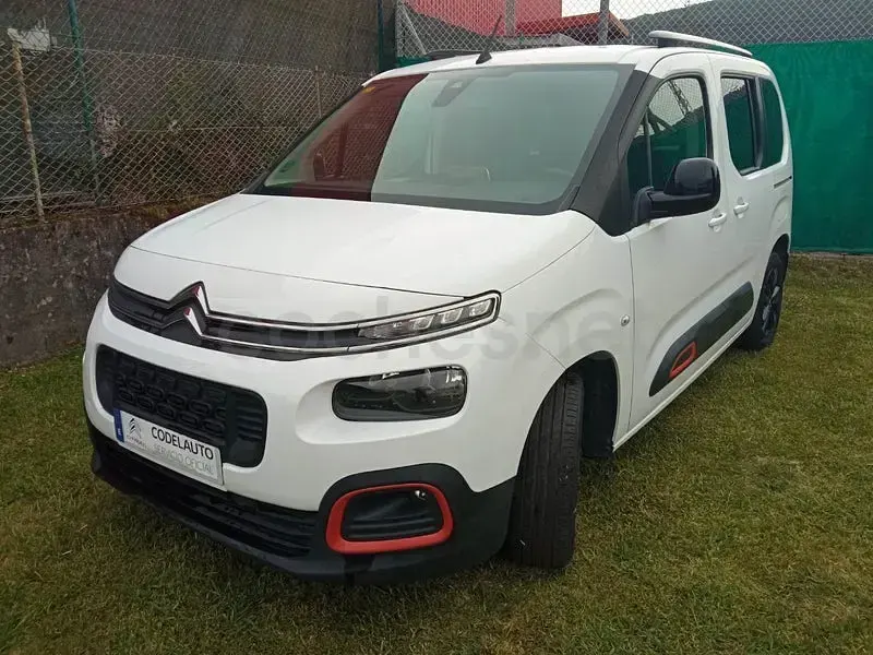 Usado Citroën Berlingo Shine 130 CV (95 kW) 2020 Blanco Monovolumen