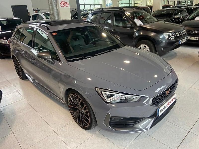 Usado Cupra Leon VZ 310 CV (228 kW) 2021 Gris / plata Familiar