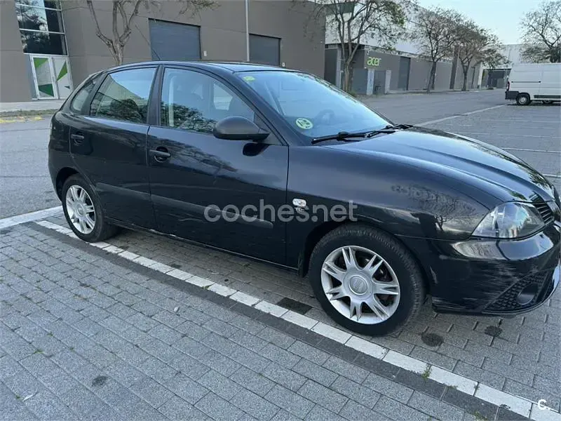 Usado Seat Ibiza Reference 100 CV (73 kW) 2007 Negro Utilitario