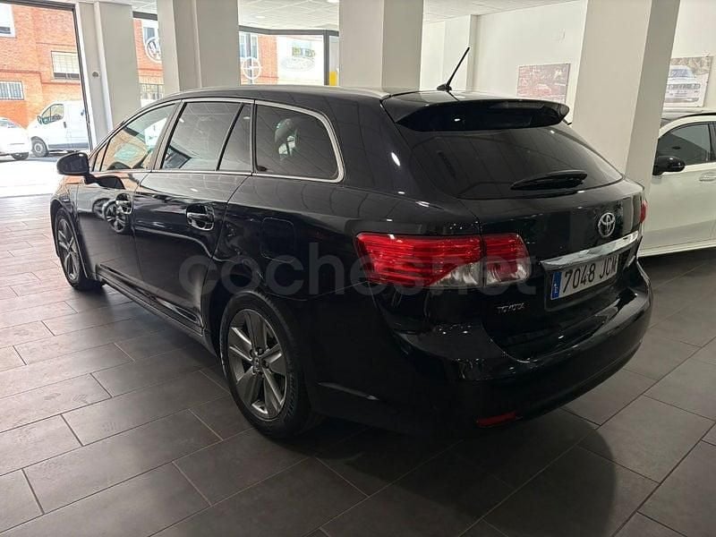 Usado Toyota Avensis Executive 150 CV (110 kW) 2015 Negro Familiar