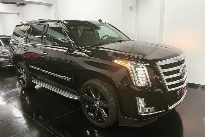 Usado Cadillac Escalade 420 CV (308 kW) 2015 Negro SUV