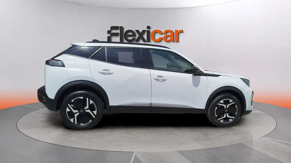 Usado Peugeot 2008 Allure 102 CV (75 kW) 2024 Blanco SUV