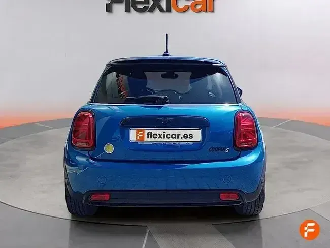 Usado Mini Cooper SE 135 kW (184 CV) 2022 Azul Utilitario