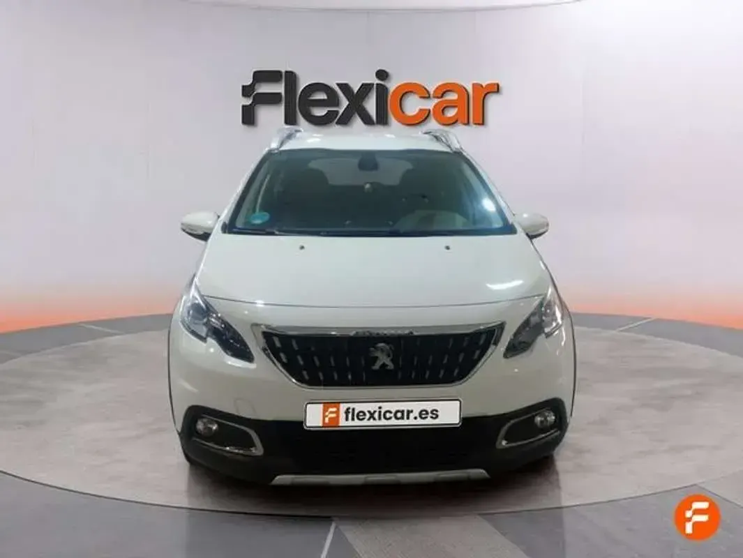 Usado Peugeot 2008 Active 102 CV (75 kW) 2019 Blanco SUV