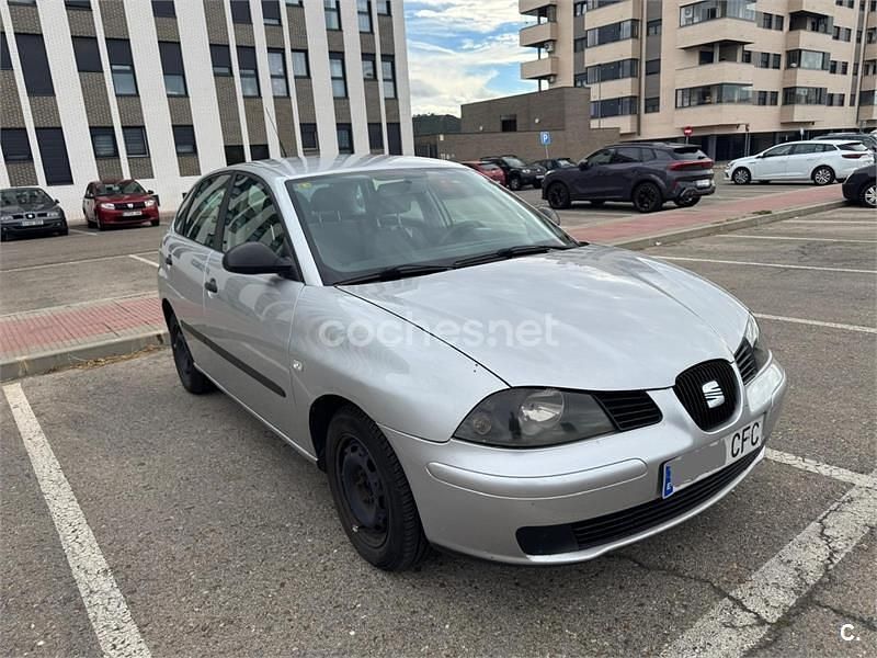 Gris / plata Usado 2003 Seat Ibiza Stella Berlina | 2400 € (Precio justo) - Imagen 1/4