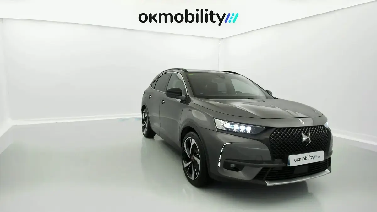 Usado DS Automobiles DS7 Crossback Performance Line Plus 300 CV (220 kW) 2022 Gris platino SUV