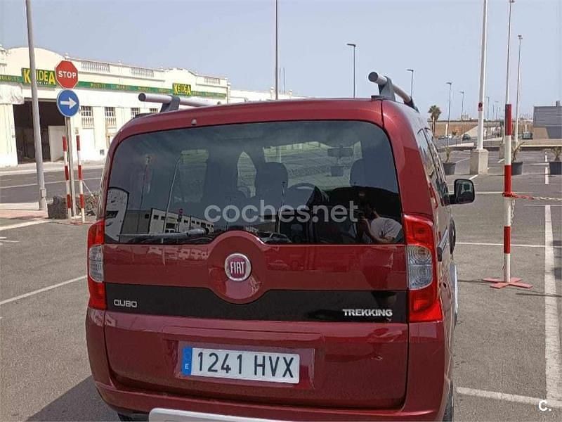 Usado Fiat Qubo Trekking 95 CV (69 kW) 2014 Granate Monovolumen
