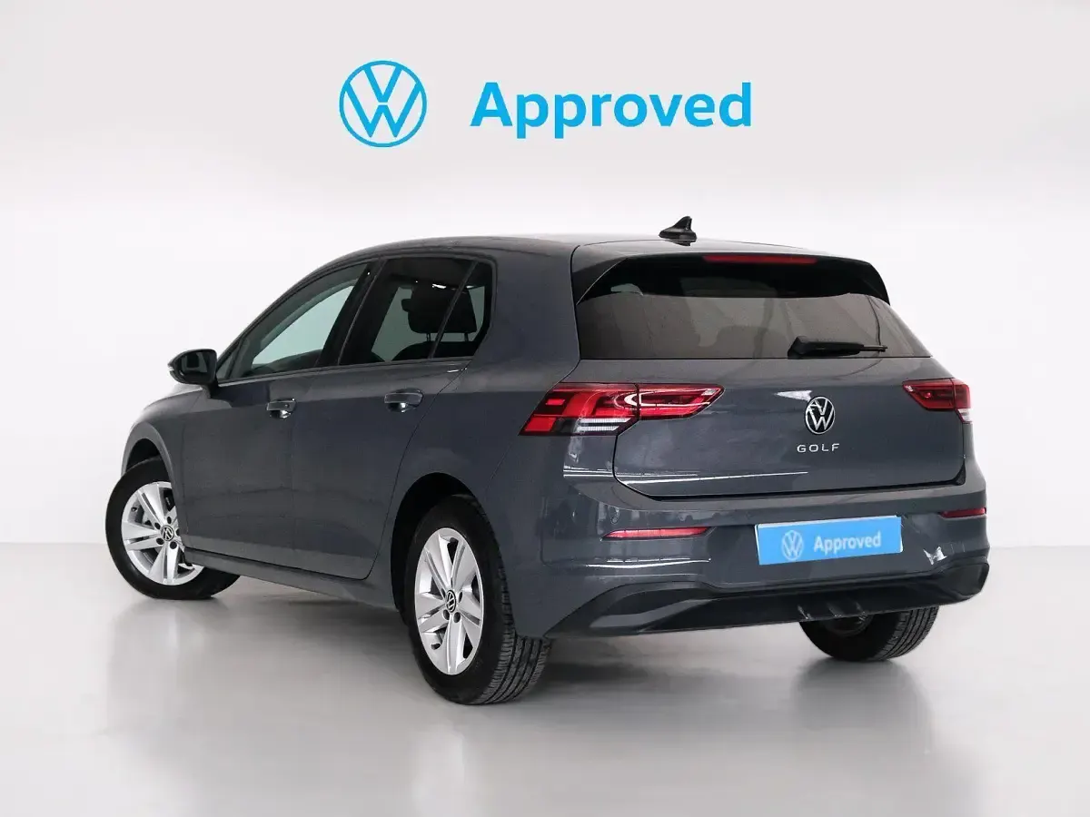 Usado VW Golf VIII Life 110 CV (80 kW) 2022 Gris