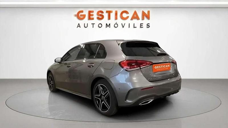 Usado Mercedes A250 219 CV (161 kW) 2021 Plateado Berlina