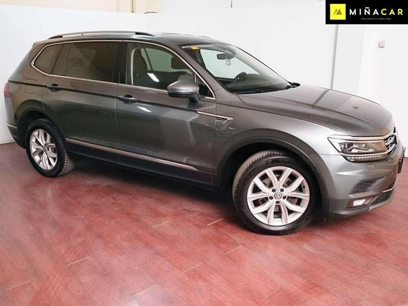 Usado VW Tiguan Allspace Advance 150 CV (110 kW) 2019 Gris SUV
