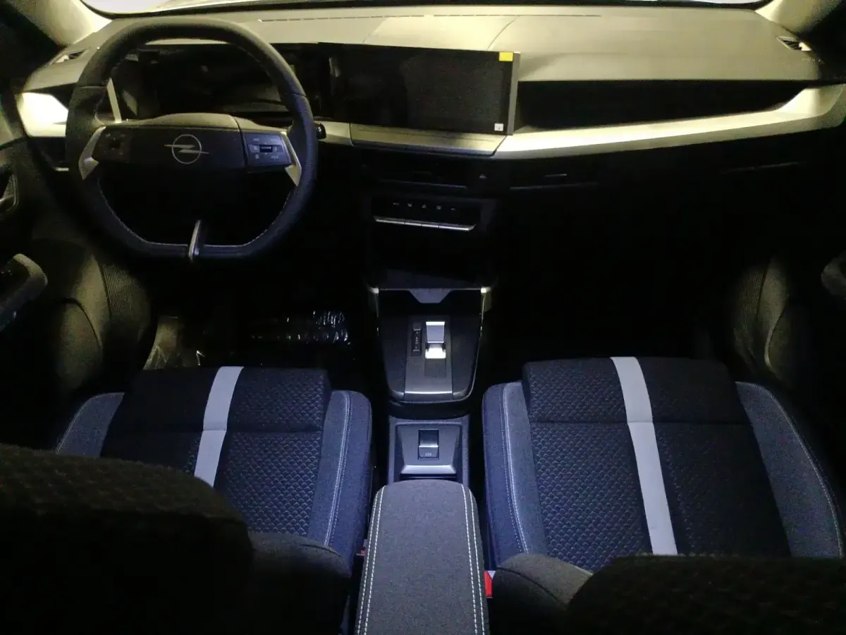 Nuevo Opel Frontera 110 CV (80 kW) 2026 Gris/plata SUV