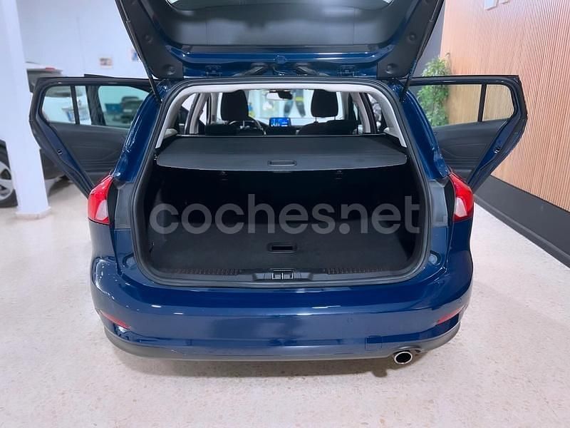 Usado Ford Focus Titanium 120 CV (88 kW) 2020 Azul Familiar