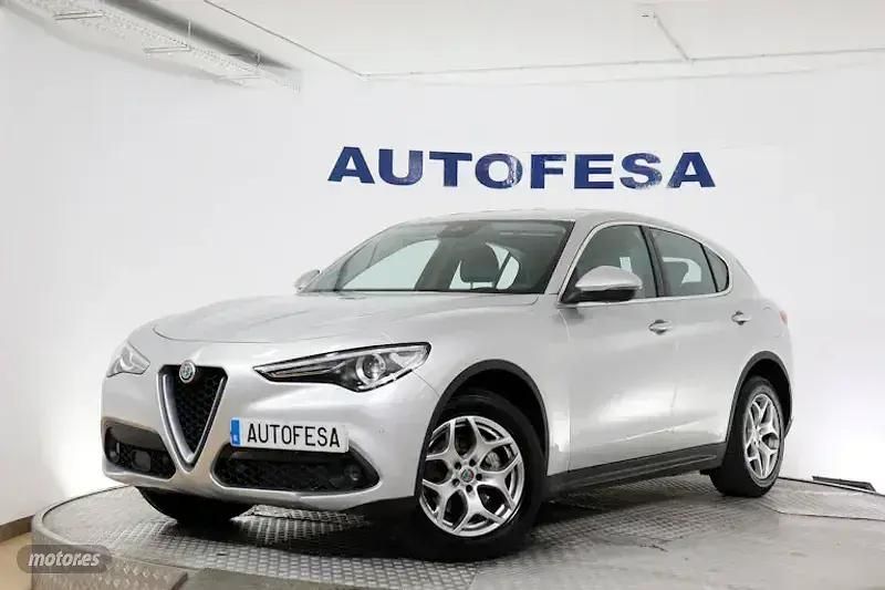 Plateado Usado 2019 Alfa Romeo Stelvio Executive SUV | 22.950 € (Super precio) - Imagen 1/4