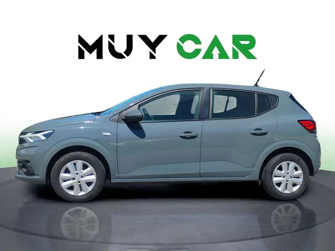 Usado Dacia Sandero Essentiel 91 CV (66 kW) 2023 Gris Utilitario