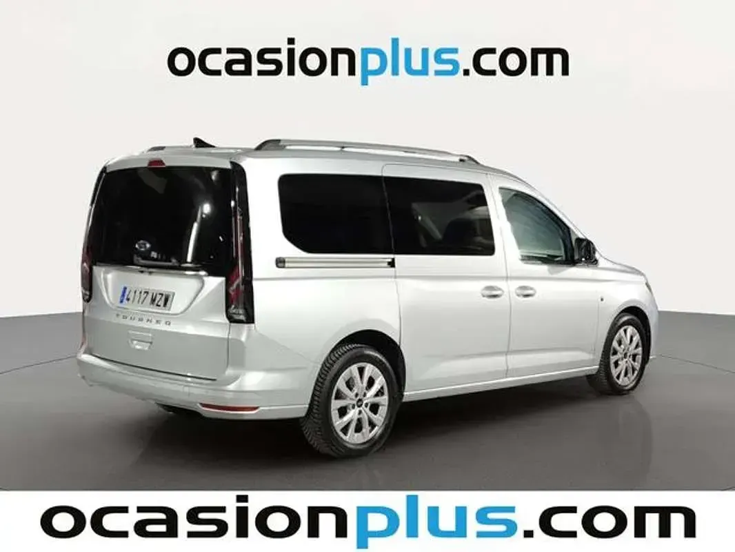 Usado Ford Tourneo Connect Titanium 122 CV (89 kW) 2025 Plateado Monovolumen