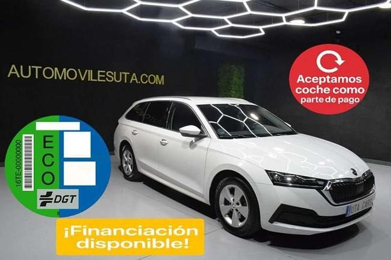 Blanco Usado 2021 Skoda Octavia Ambition Familiar | 12.399 € (Precio justo) - Imagen 1/4