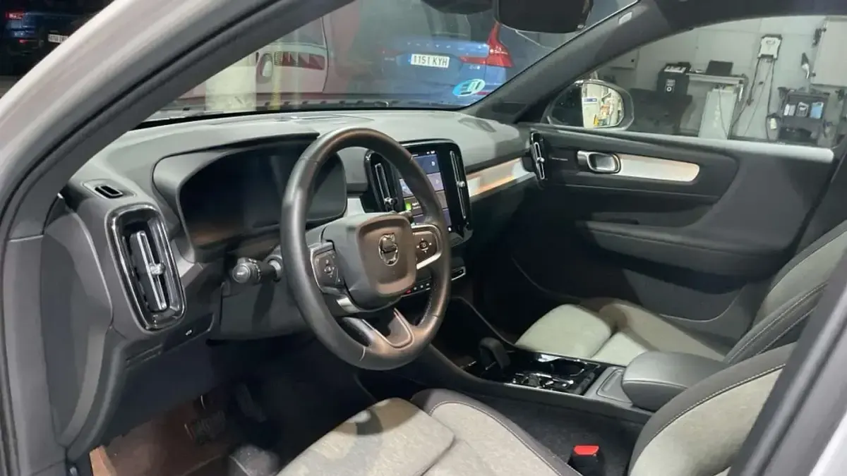 Usado Volvo XC40 Plus 163 CV (119 kW) 2025 SUV
