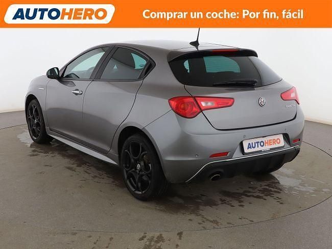 Usado Alfa Romeo Giulietta Super 120 CV (88 kW) 2020 Gris / plata Utilitario
