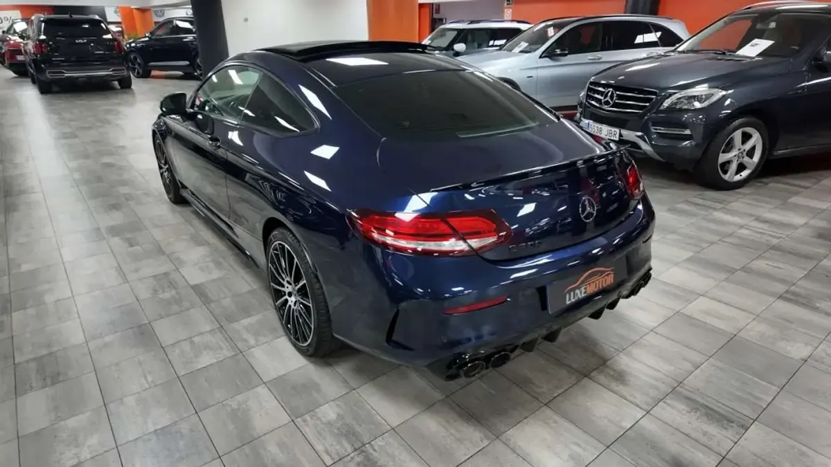 Usado Mercedes C300 258 CV (189 kW) 2019 Azul Coupe