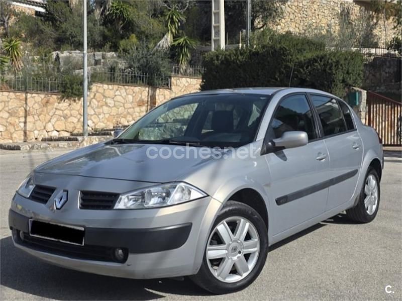 Usado Renault Mégane II Authentique 100 CV (73 kW) 2005 Verde Berlina