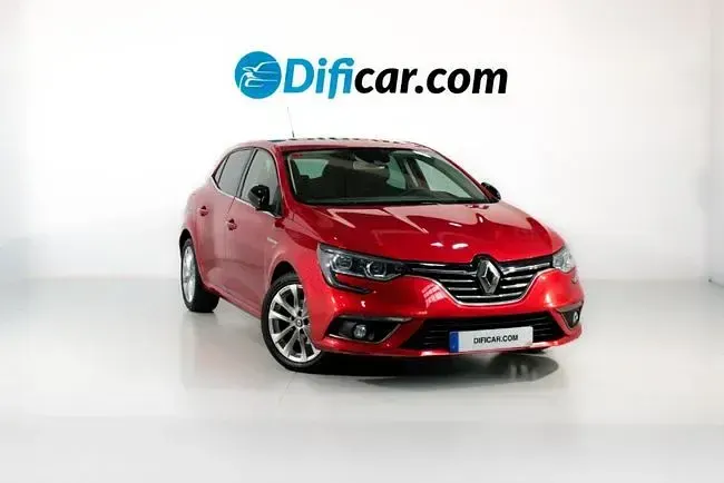 Usado Renault Mégane Zen 131 CV (96 kW) 2017 Rojo Berlina