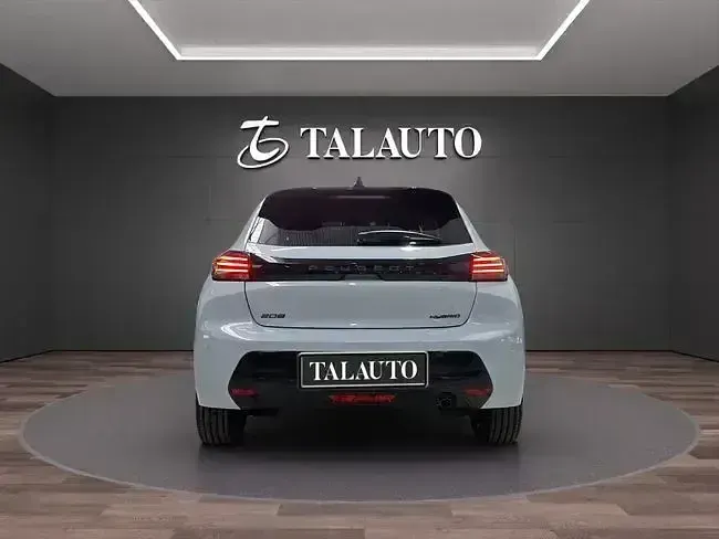 Nuevo Peugeot 208 Allure 110 CV (80 kW) 2025 Blanco Utilitario
