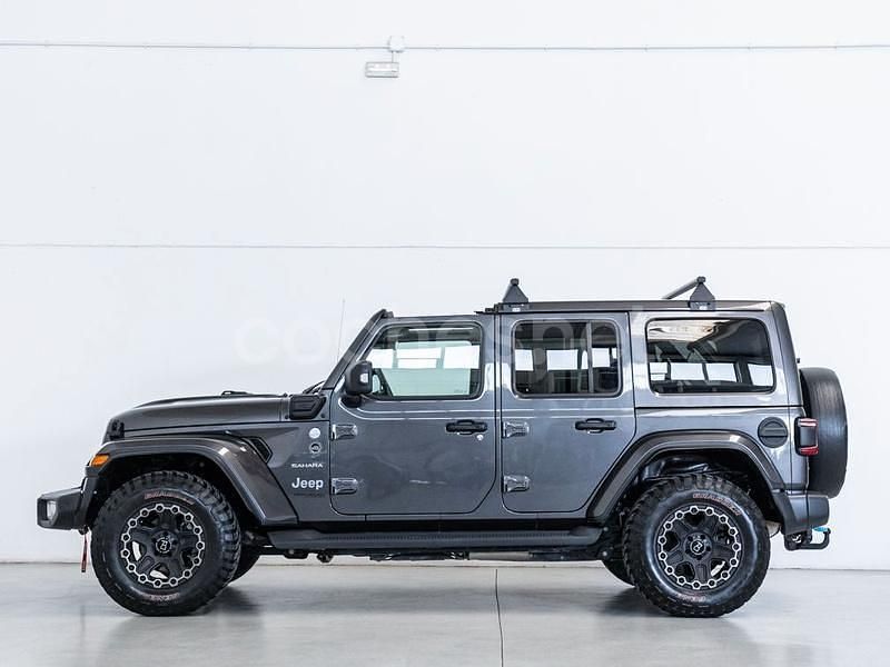 Usado Jeep Wrangler Sahara 381 CV (280 kW) 2022 Gris / plata SUV