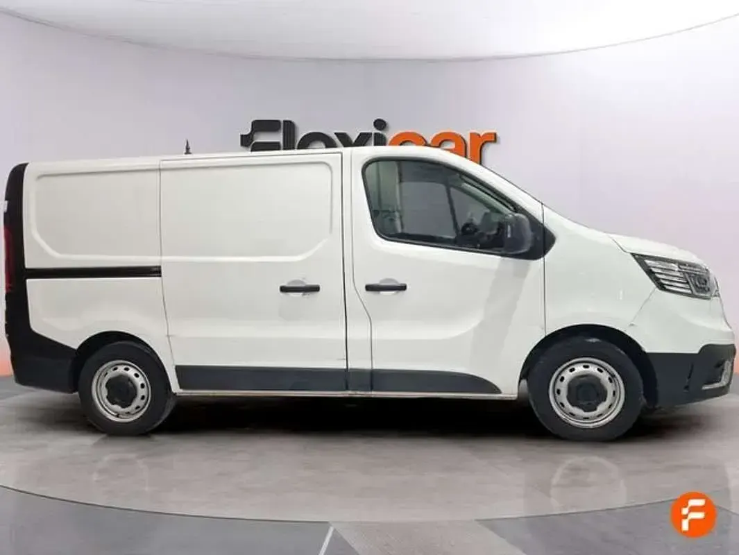 Usado Renault Trafic 131 CV (96 kW) 2023 Blanco Monovolumen