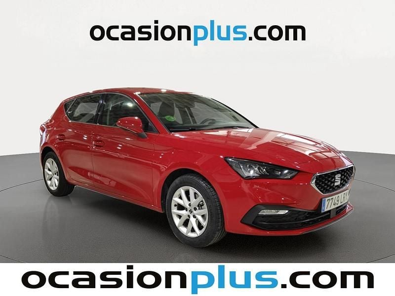 Usado Seat Leon Reference 90 CV (66 kW) 2021 Rojo Utilitario