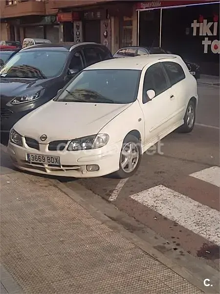 Usado Nissan Almera Comfort 110 CV (80 kW) 2001 Blanco Berlina