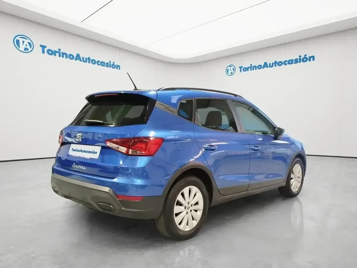 Usado Seat Arona Xperience 110 CV (80 kW) 2023 Azul SUV
