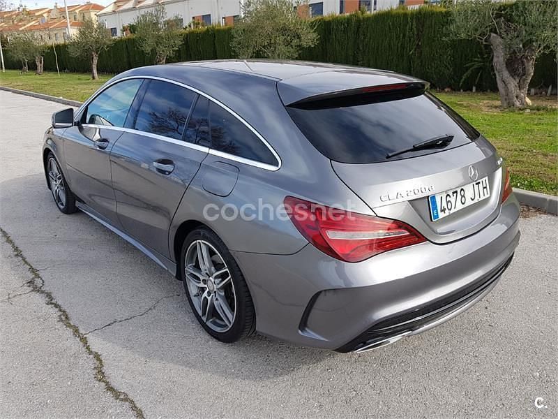 Usado Mercedes CLA200 AMG line 156 CV (114 kW) 2016 Gris / plata Berlina