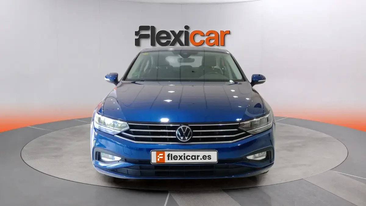 Usado VW Passat Business 120 CV (88 kW) 2020 Azul Berlina