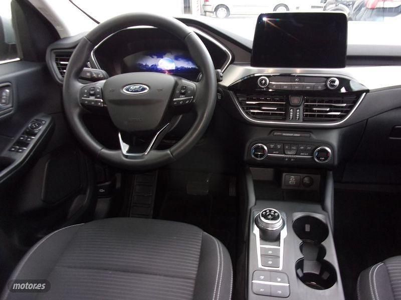 Usado Ford Kuga Titanium 225 CV (165 kW) 2022 Gris / plateado SUV