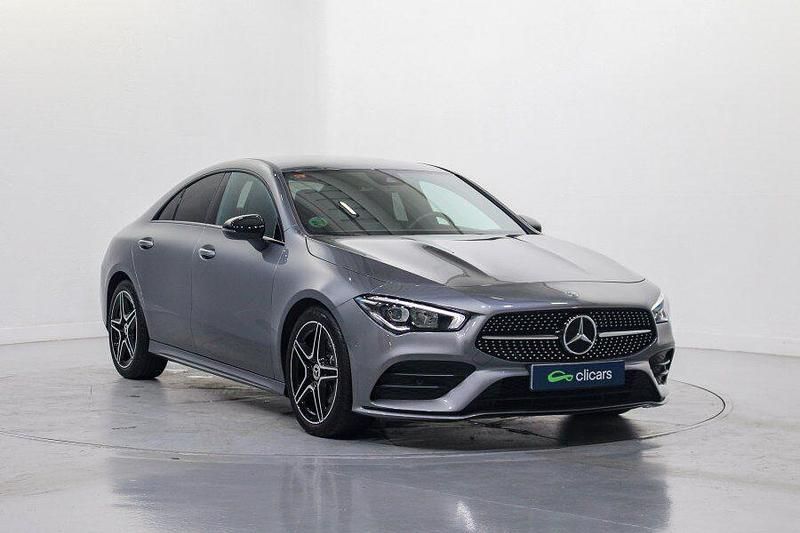 Usado Mercedes CLA180 136 CV (100 kW) 2020 Gris / plata Berlina