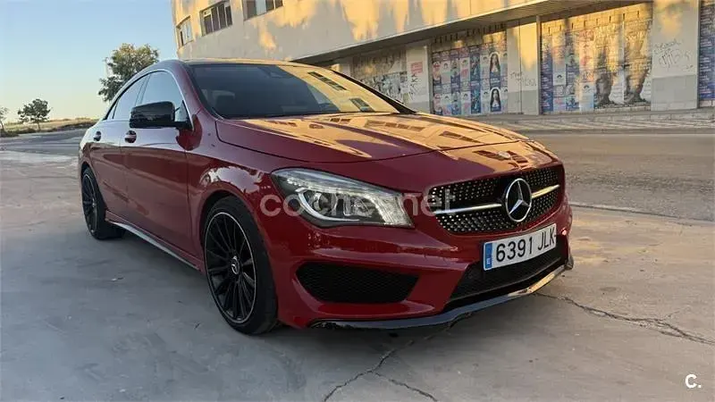 Usado Mercedes CLA220 AMG line 177 CV (130 kW) 2016 Rojo Coupe